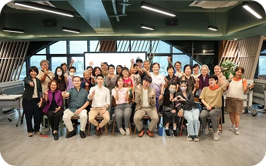 ภาพหมู่ผู้เข้าร่วมกิจกรรมชุมชนสบายเบรน